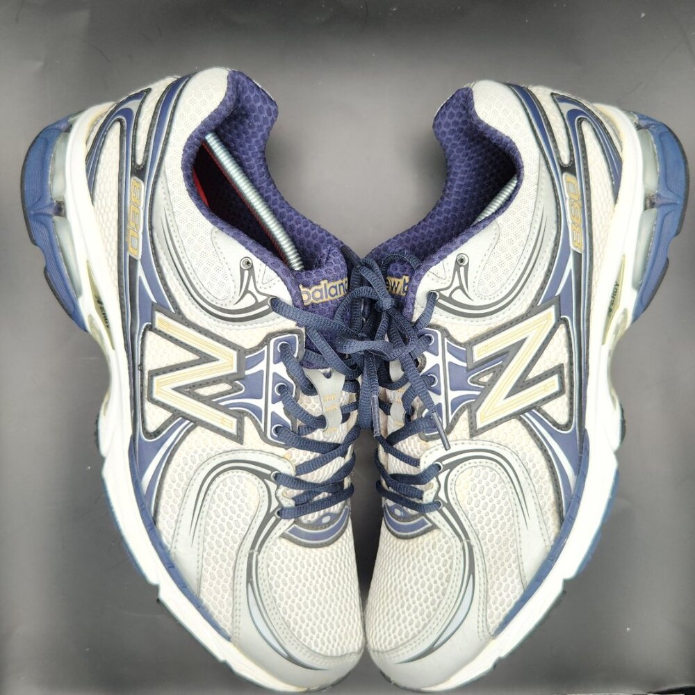 New Balance 860 v1 (2011)